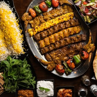 FAMILY COMBO #1 (Serves 4-6)